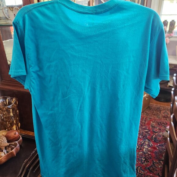 Elf Movie Graphic Tee “Do Not Eat the Yellow Snow” Buddy the Elf NWOT Unisex M - Picture 3 of 3